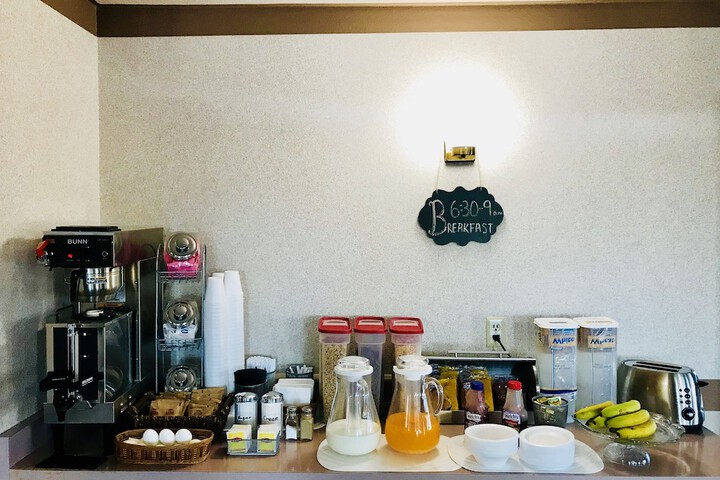 Breakfast/Coffee Service 12 of 13