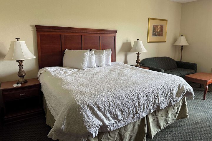 Room 3 of 7