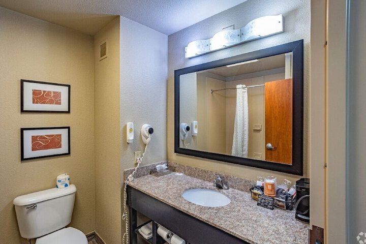 Comfort Inn & Suites Pauls Valley - City Lake