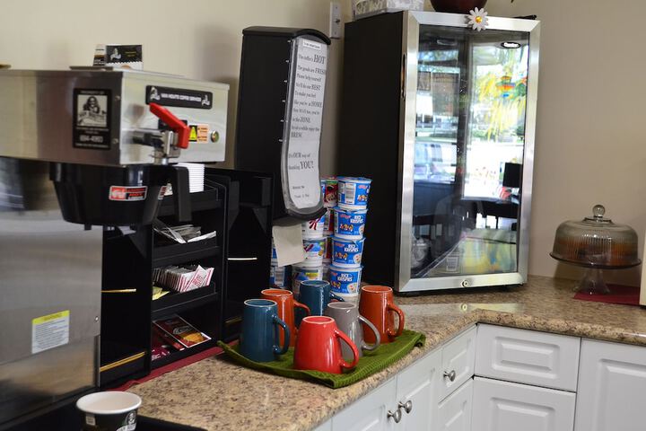 Breakfast/Coffee Service 22 of 24