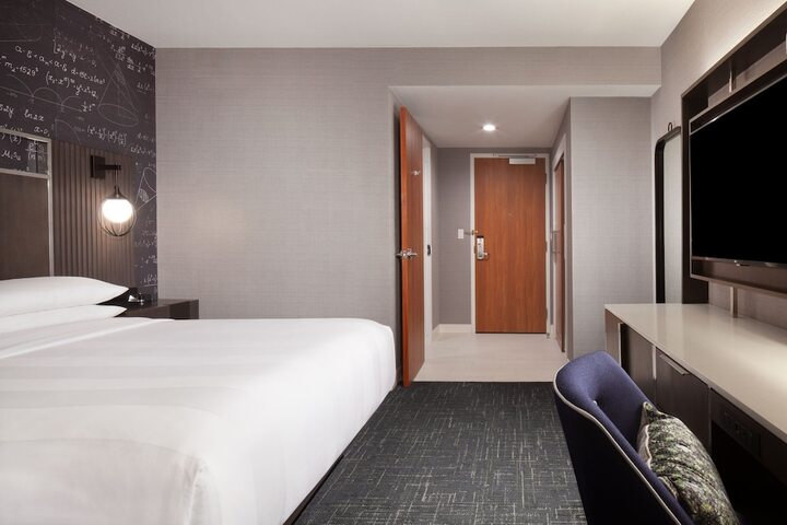 Room 18 of 72