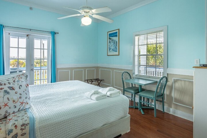 Room 44 of 76