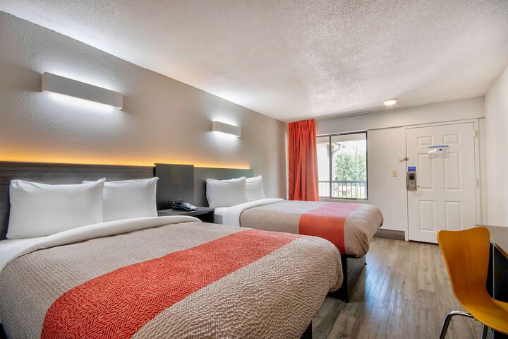 Room 12 of 26