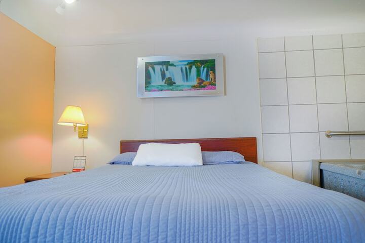 Room 6 of 27