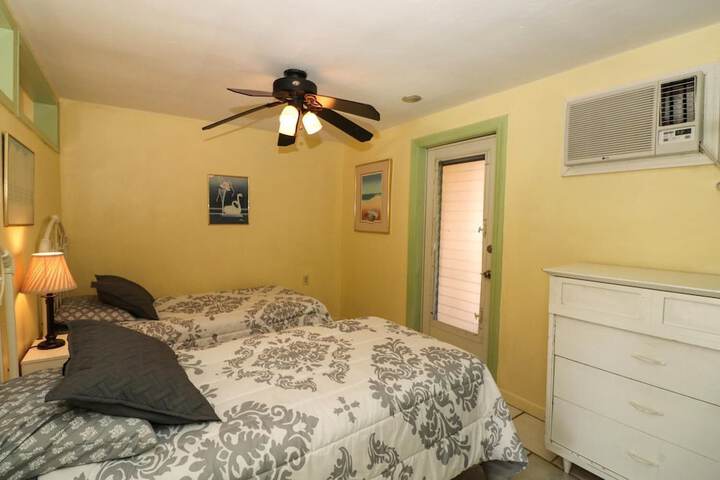 Room 32 of 37