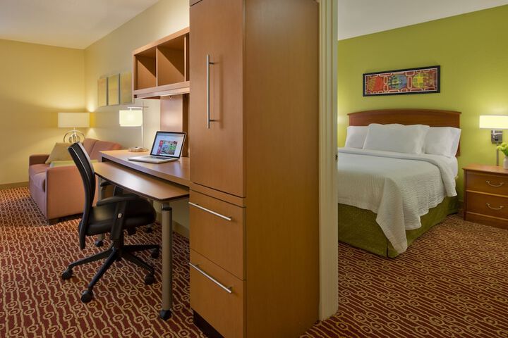 Room 12 of 25