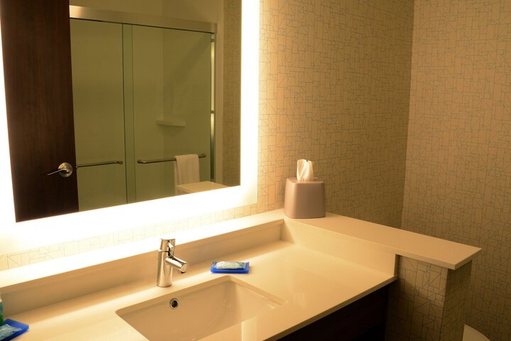 Holiday Inn Express & Suites Pittsburgh - Monroeville by IHG