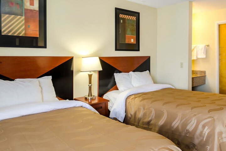 Room 17 of 24