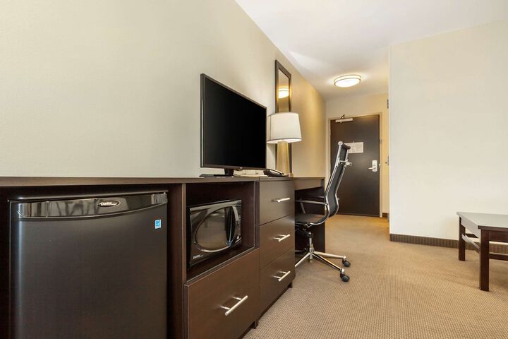 Room 28 of 49