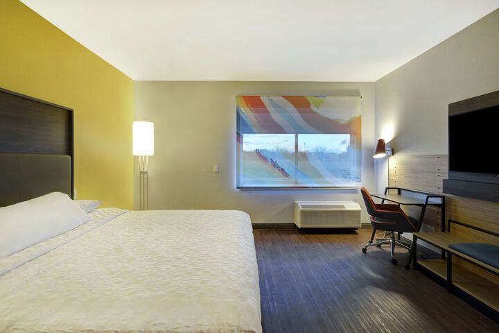 Room 17 of 35