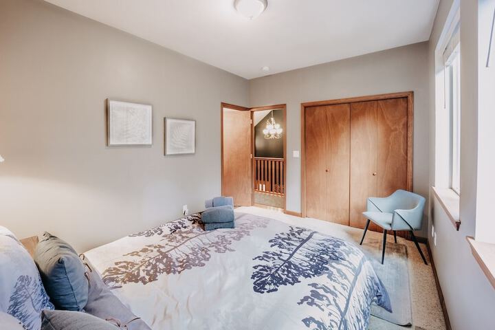 20gs - Wifi - F / p - W/d - Sleeps 6 3 Bedroom Home by RedAwning
