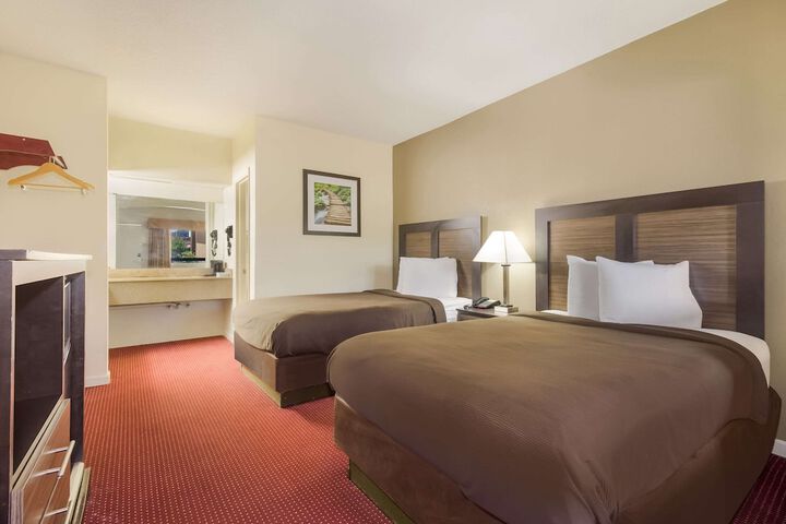 Room 14 of 37