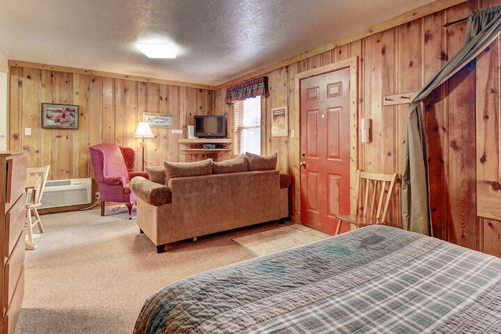 Eagle Fire Lodge & Cabins