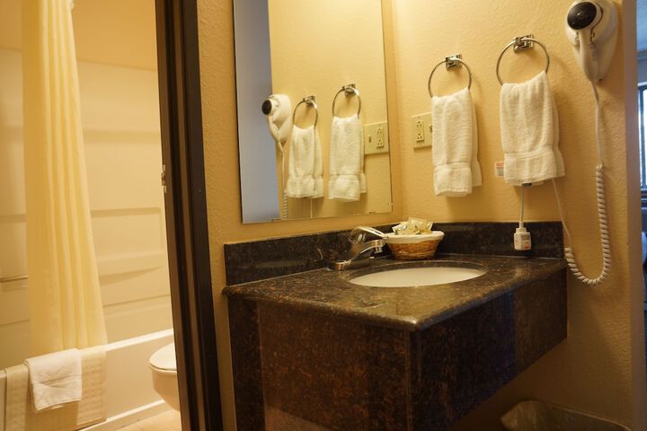 Luxury Inn & Suites
