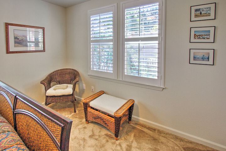 Serene Bungalow-style Home in Point Reyes Station!