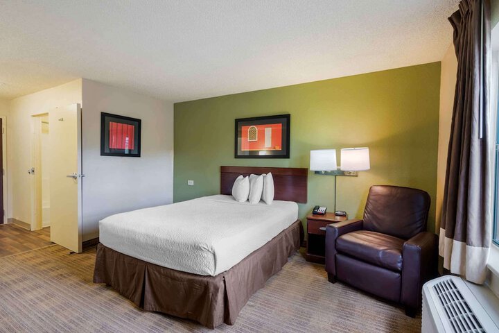 Room 20 of 28