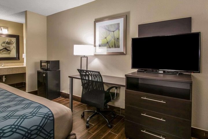 Room 14 of 28