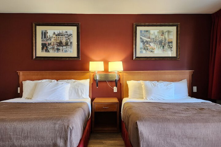 Sahara Courtyard Inn