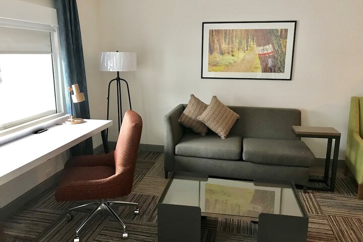 Room 25 of 38