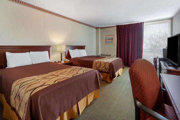 Room 15 of 25