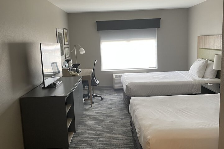Country Inn & Suites by Radisson Madison, WI