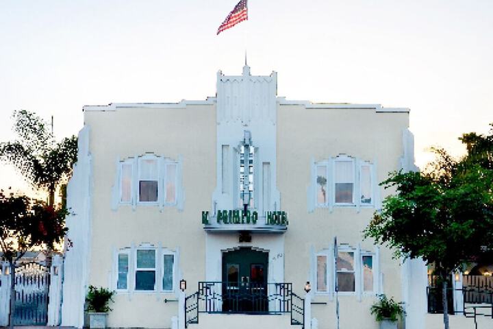 El Primero Hotel