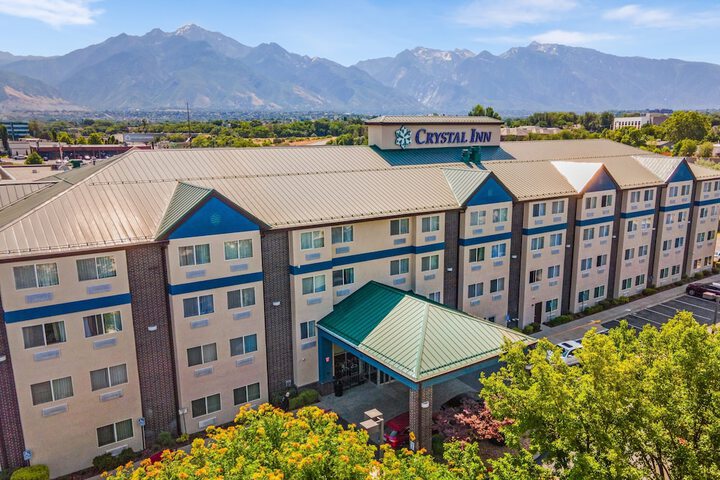 Crystal Inn Hotel & Suites Midvalley
