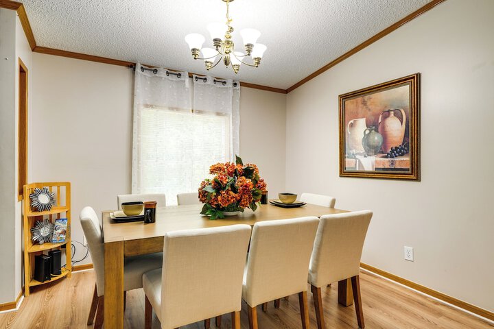 Pet-friendly Emerald Lake Retreat in Charlestown!