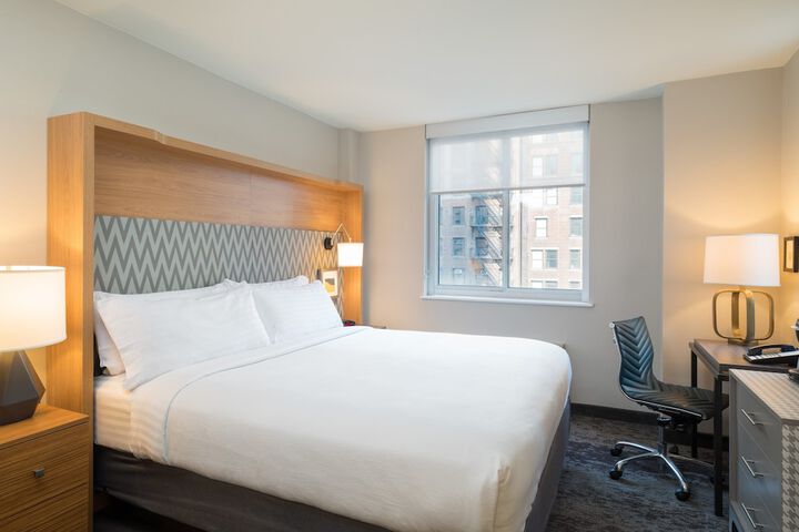 Room 17 of 25