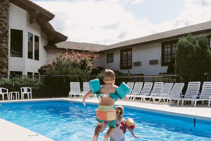 Pool 6 of 44