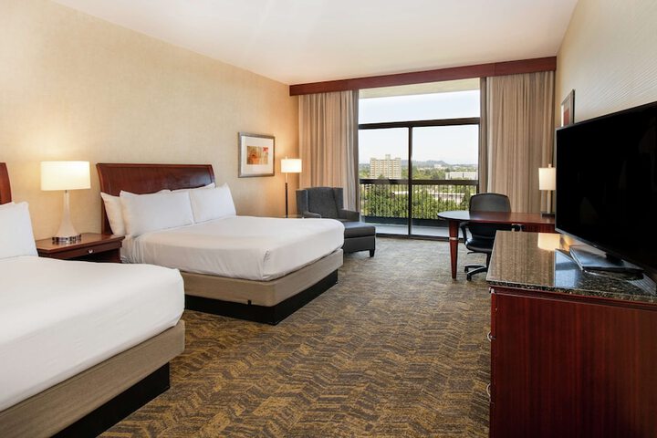 Room 70 of 116