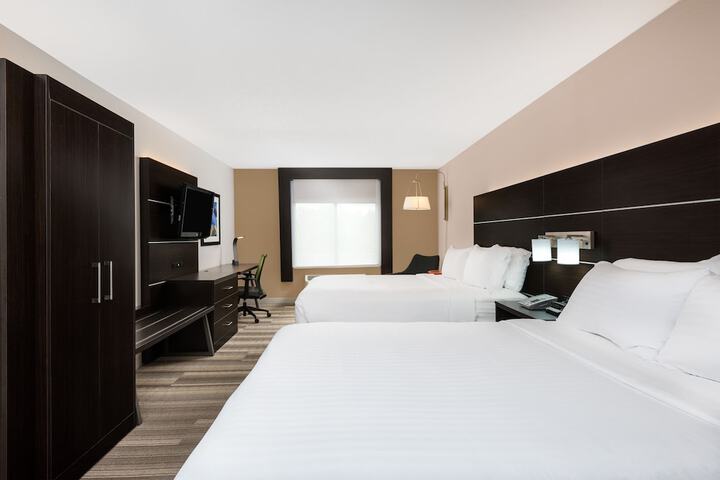 Room 10 of 42
