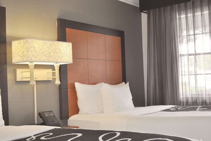 Room 52 of 102