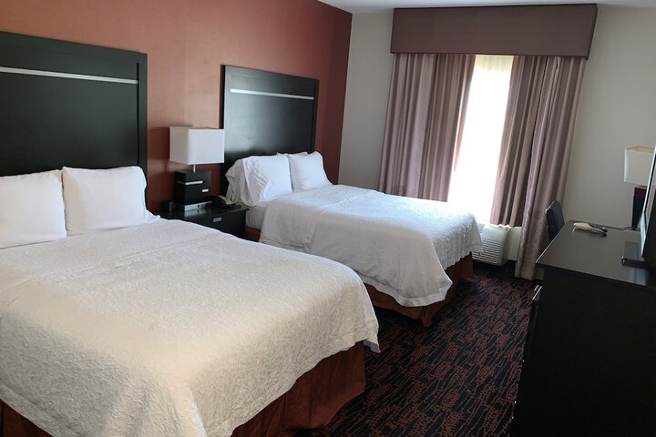 Room 28 of 97