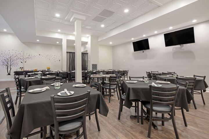 Clarion Hotel & Suites BWI Airport North