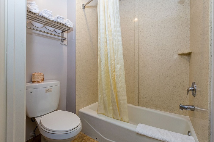 Room 5 of 23