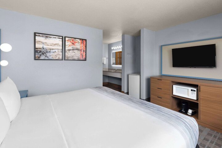 AmericInn by Wyndham Oscoda Near AuSable River