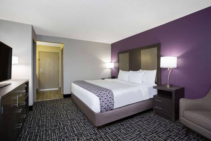 Room 16 of 30