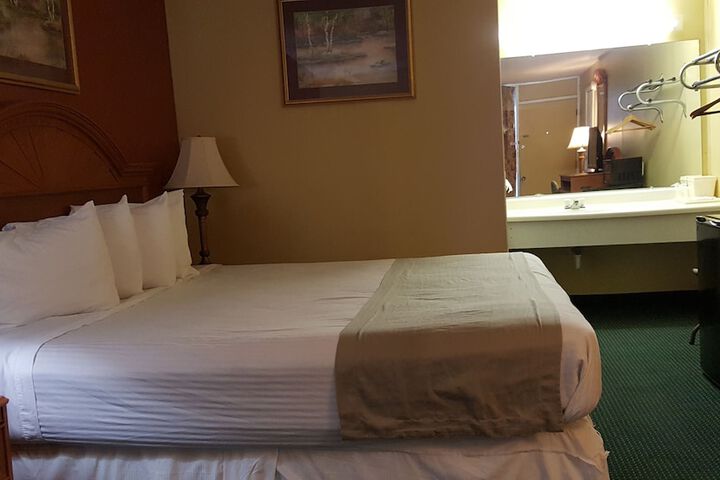 Room 21 of 27