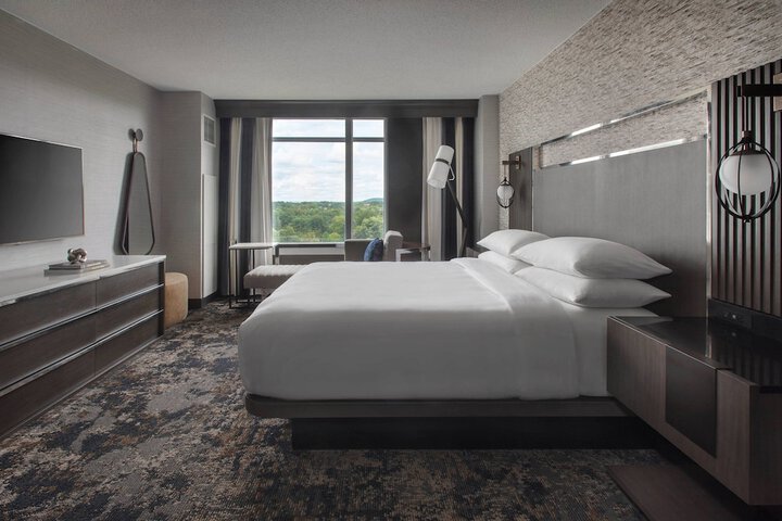 Room 17 of 47
