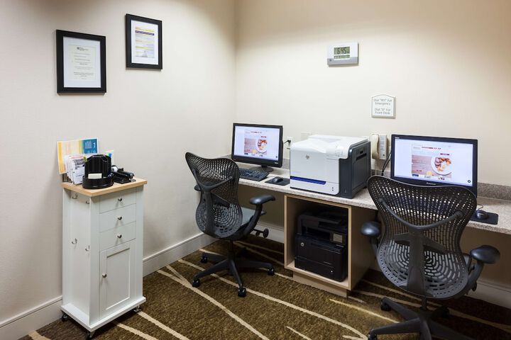 Business Center 36 of 36
