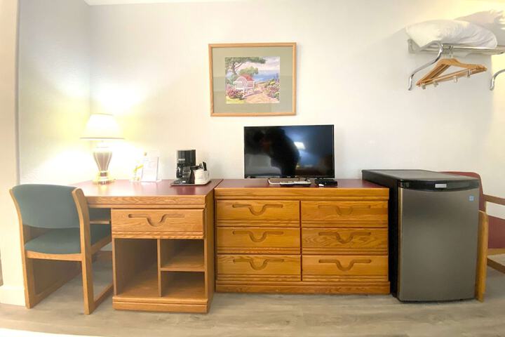 Room 16 of 37