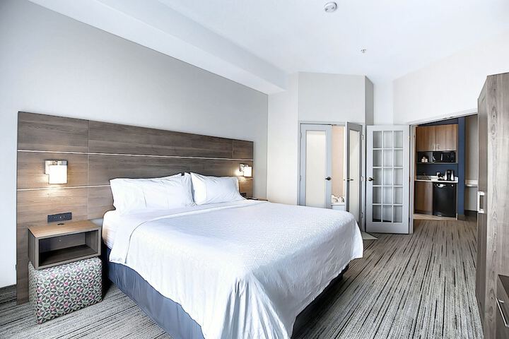 Room 14 of 42