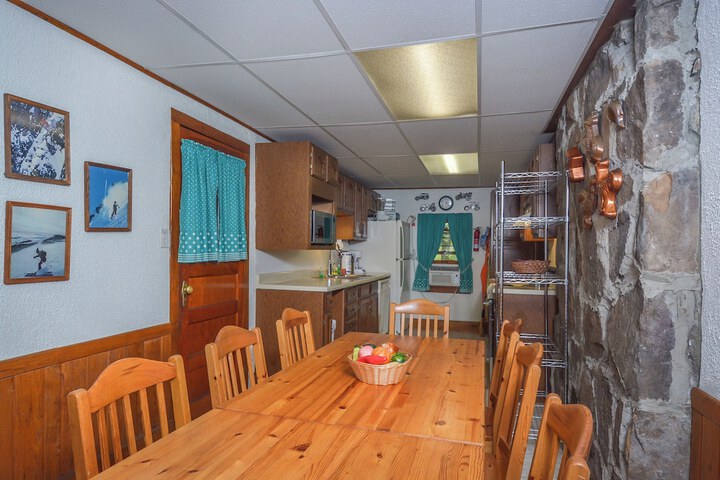 Simpsons Sanctuary by Taylor Made Deep Creek