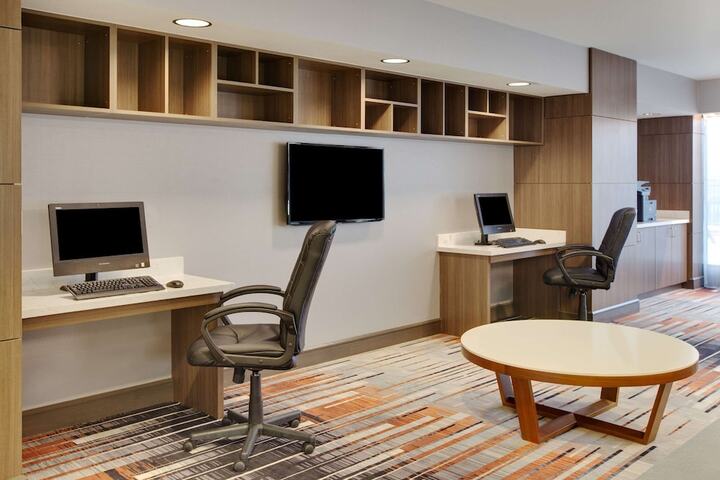Business Center 26 of 26