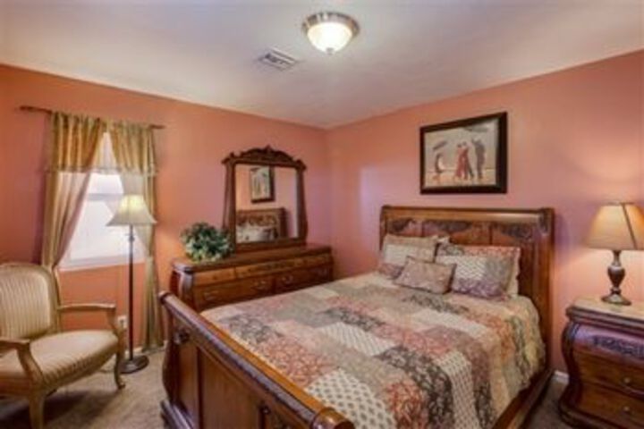 Dream Manor Inn