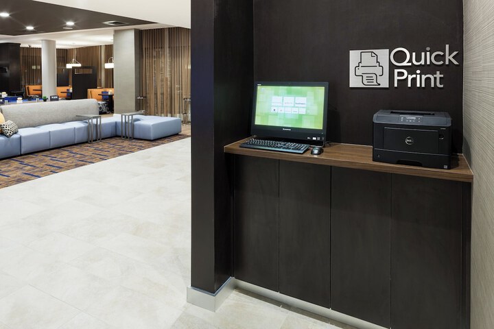 Courtyard by Marriott Houston North / Shenandoah