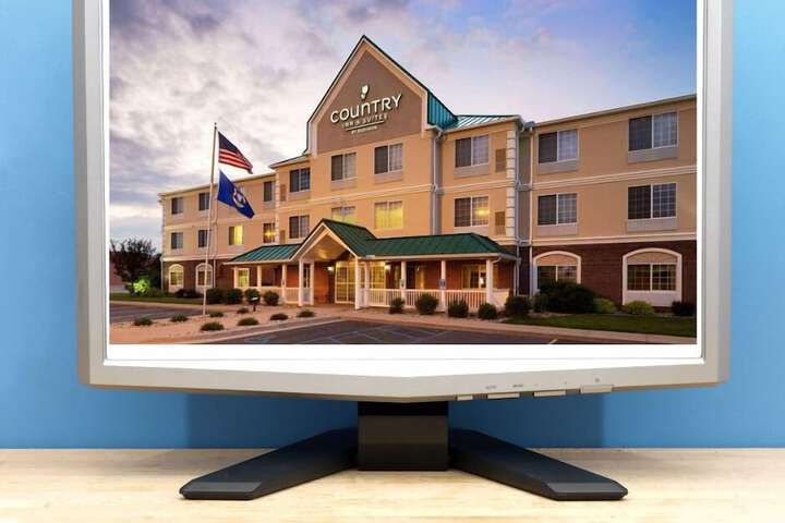 Country Inn & Suites by Radisson Big Rapids, MI