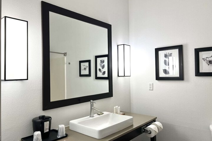 Room 35 of 46