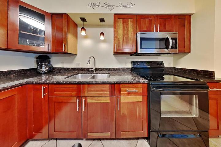 Put-in-Bay Poolview Condo #4